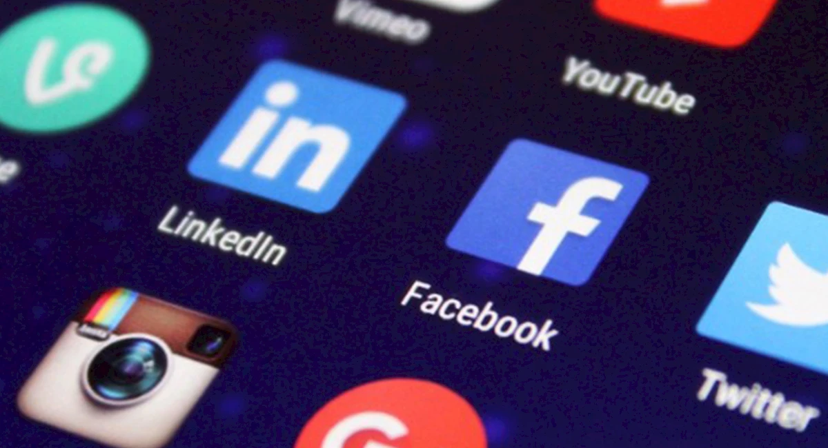 3_tips_for_navigating_social_media_during_times_of_unrest-hero