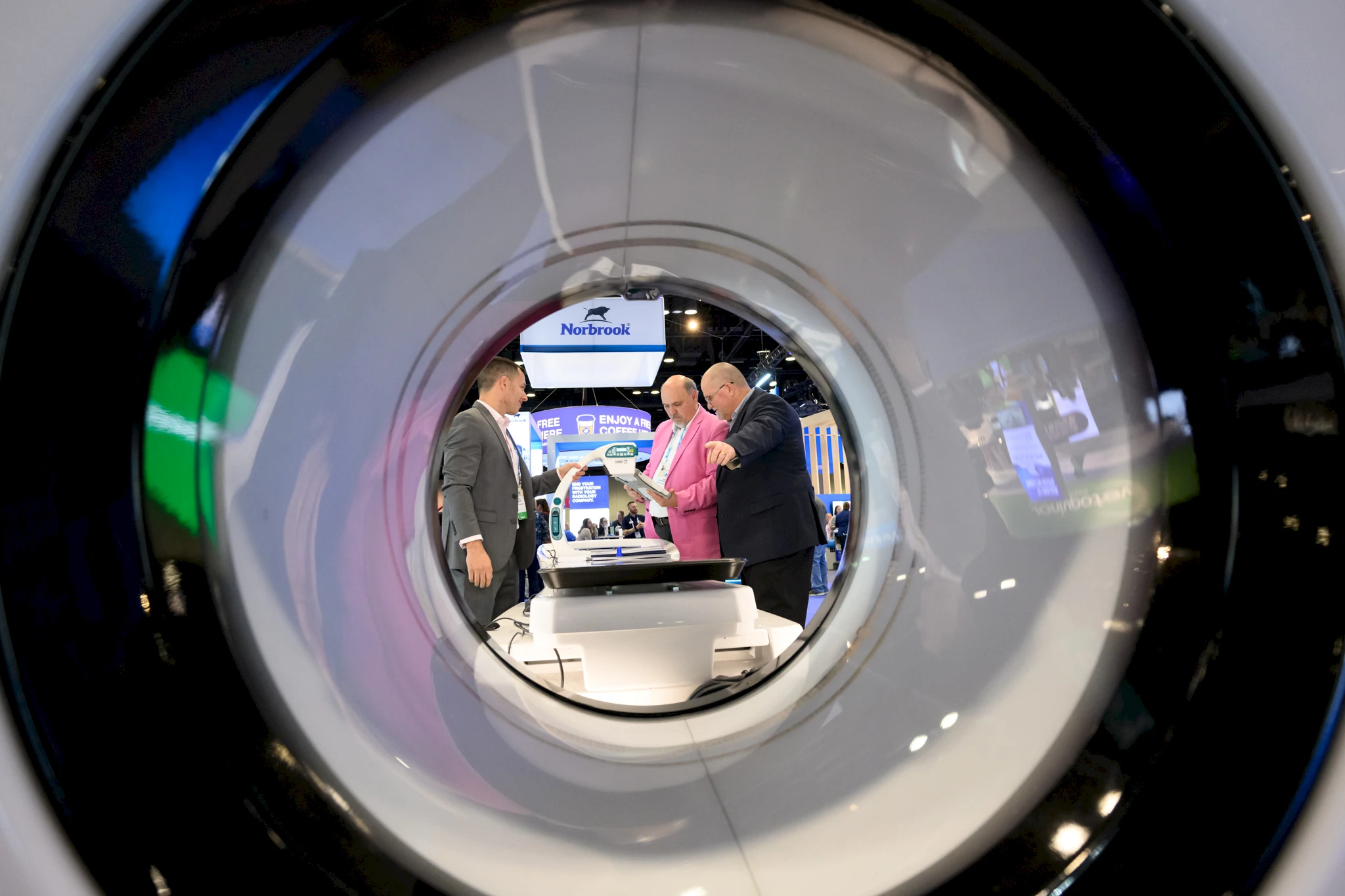 vmx_2024_ai_photo_through_lens_1